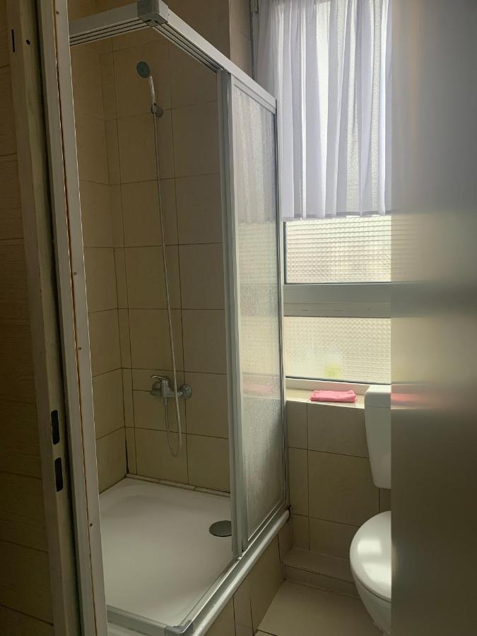 Dachgeschoss Hof Apartment Krefeld Bagian luar foto